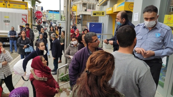 Polisin Sosyal Mesafe Uyarılarına Aldırmadılar