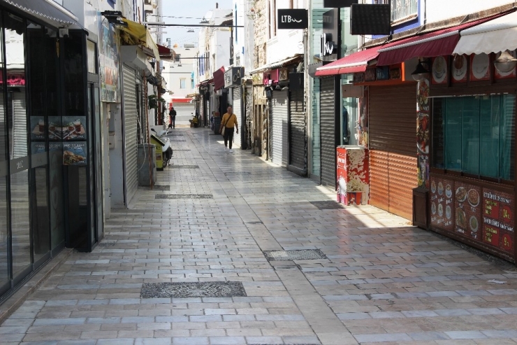 Bodrum’un Boş Sahilleri, Sokaklar Havadan Görüntülendi