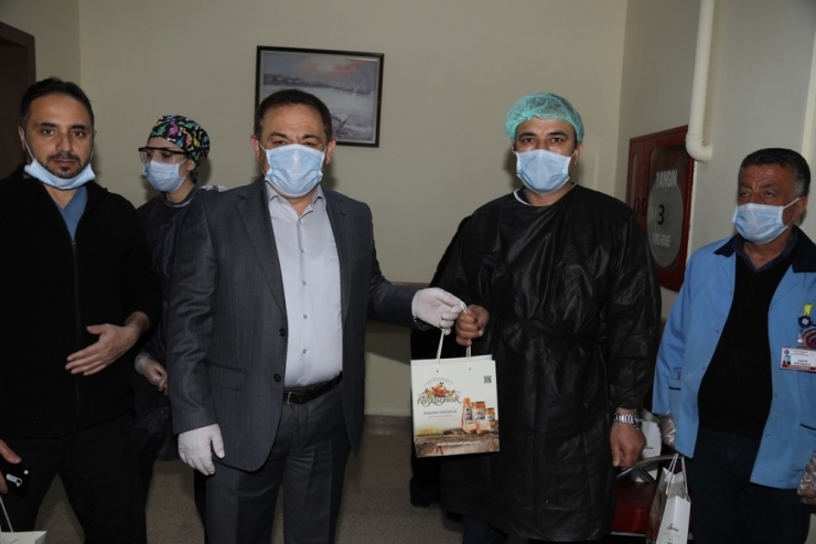 Sağlık Çalışanlarına Ballı Destek