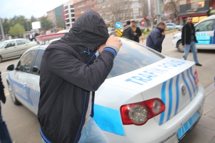Dernek Lokalini Kahvehaneye Çevirip ’Korona’ Yasağını Deldiler