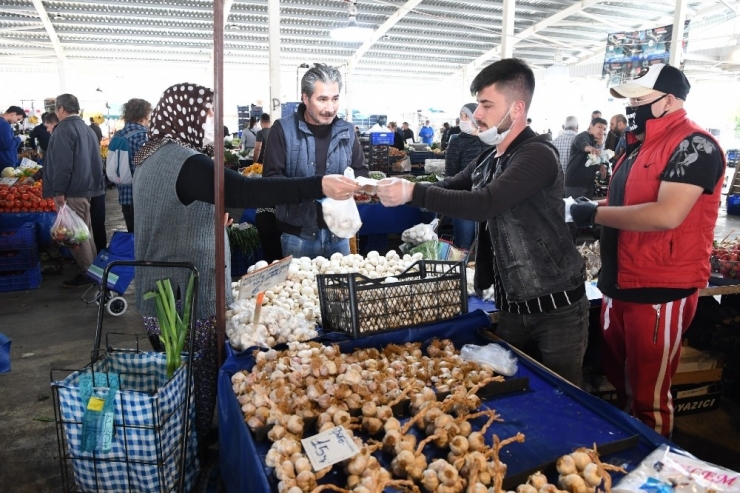 Konyaaltı Belediyesi’nden Maske Ve Koruyucu Gözlük