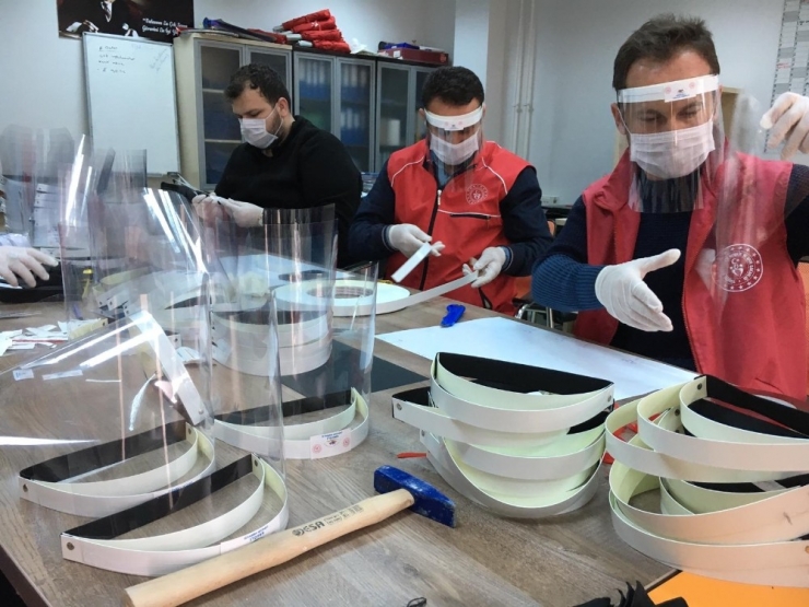 Ereğli Gençlik Merkezinde ’Korumalı Maske’ Üretimi