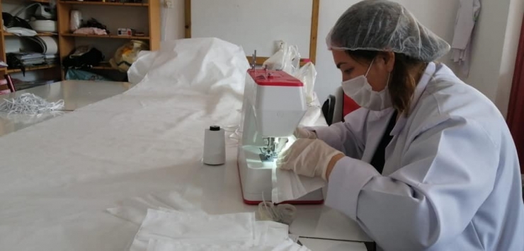 Sındırgı Belediyesi Kendi Maskesini Üretiyor