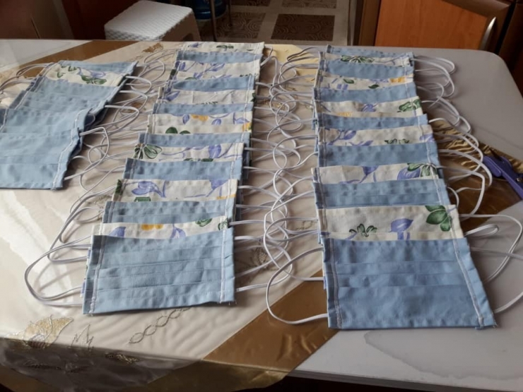 Hem Kursiyerlerden Sağlık Personeline Maske