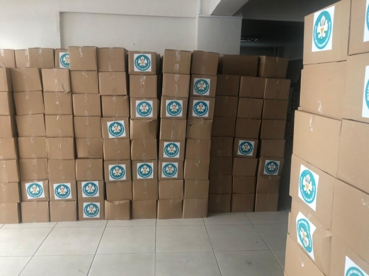 Manisa Büyükşehir 7 Bin 500 Kişinin İhtiyaçlarını Evlerine Ulaştırıyor