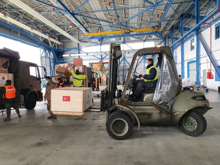 Tıbbi Malzemeler İspanyol Yetkililere Teslim Edildi