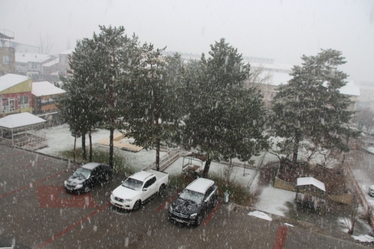 Nisan Ayında Kar Sürprizi