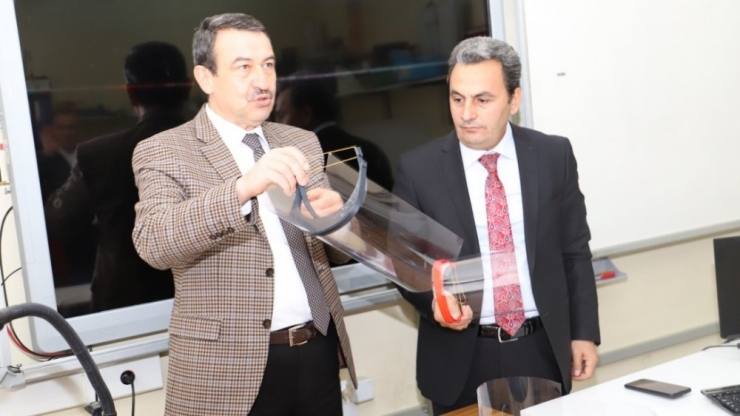 Niğde’de Sağlıkçılar İçin Siper Yaptılar