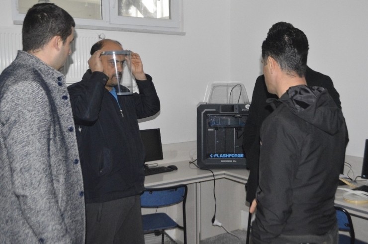 Zor Günlerde Meslek Liseleri Görev Başında