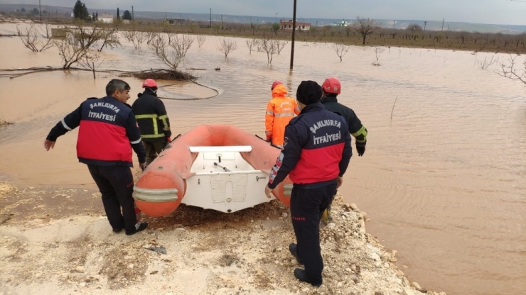 Selde Mahsur Kalan Aile Botla Kurtarıldı