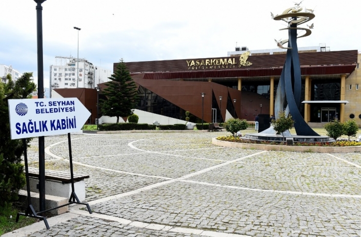 Seyhan Belediyesinden Sağlık Kabini Hizmeti