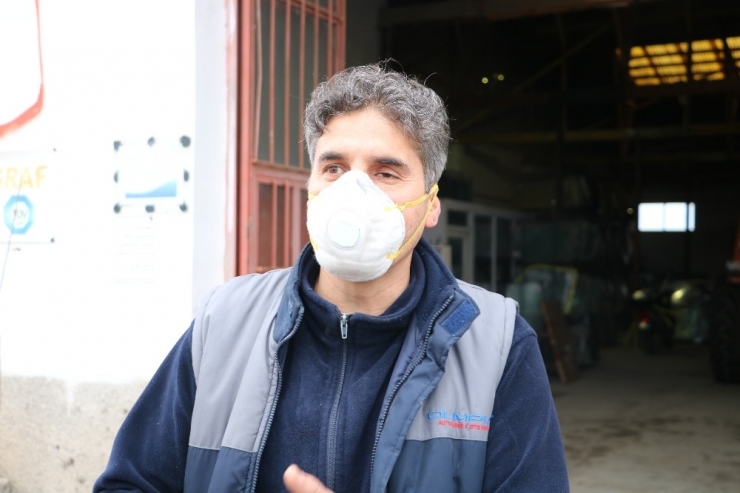 Araya Mesafe Koyalım Deyince Polise Şikayet Etti