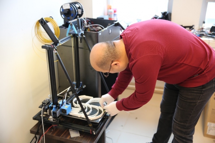 Dsi’den Korona Virüs Mücadelesine Maskeli Destek