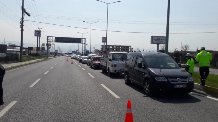 Edremit’e Giriş-çıkışlarda Yol Kontrol Tedbirleri Artırıldı