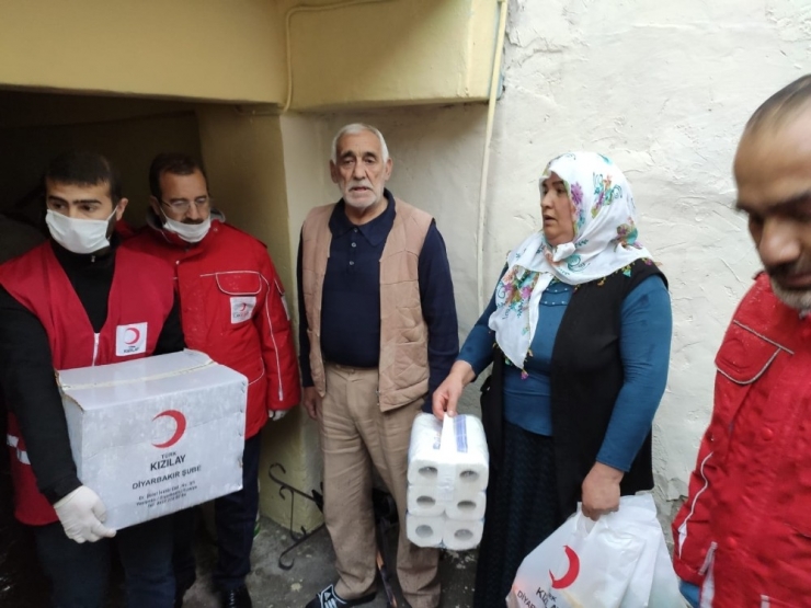 Kızılay’dan 65 Yaş Üstü Ve Kronik Hastalığı Olan Vatandaşlara Yardım