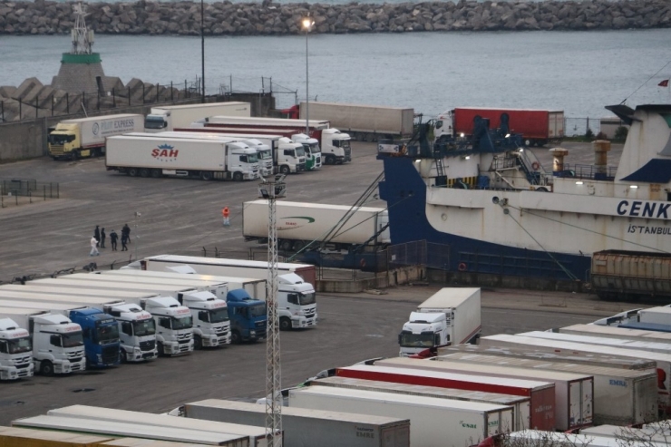 Ukrayna’dan Gelen 17 Tır Şoförü Gözlem Altına Alındı