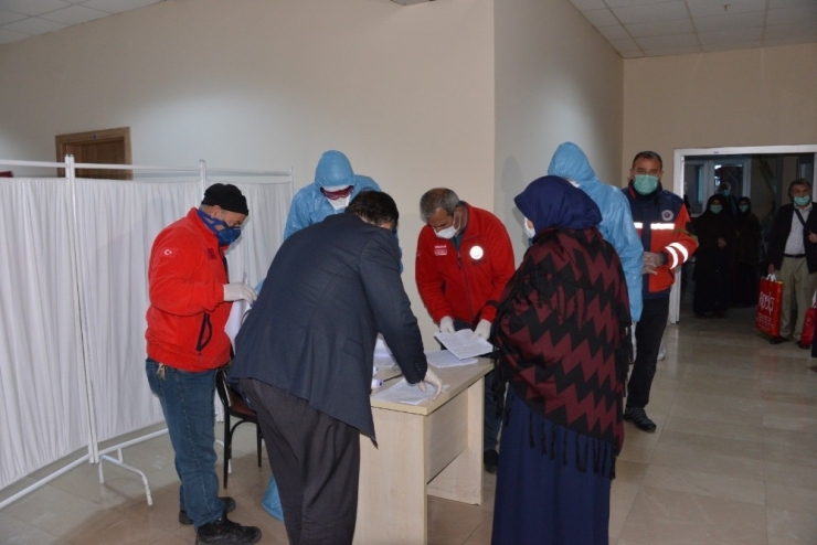 Erzurumlu Umreciler Karantina Sonrası Memleketlerine Döndü