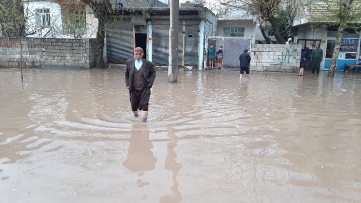 Adıyaman’da Yollar Göle Döndü