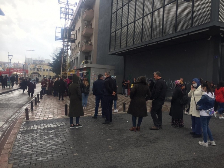 Sosyal Yardım Sosyal Mesafeyi Unutturdu