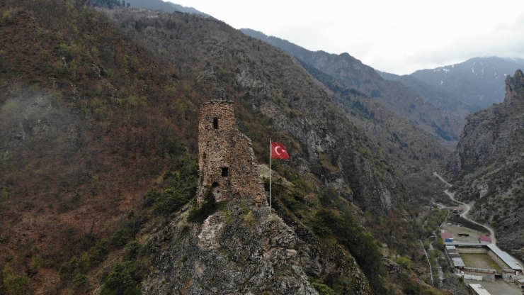 Artvin’de Köy Muhtarlığı Kendi Karantinasını Oluşturdu