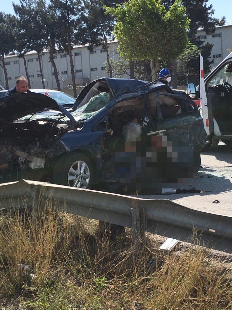 Hatay’da Freni Patlayan Tır, Işıkta Bekleyen Araçları Metrelerce Sürükledi