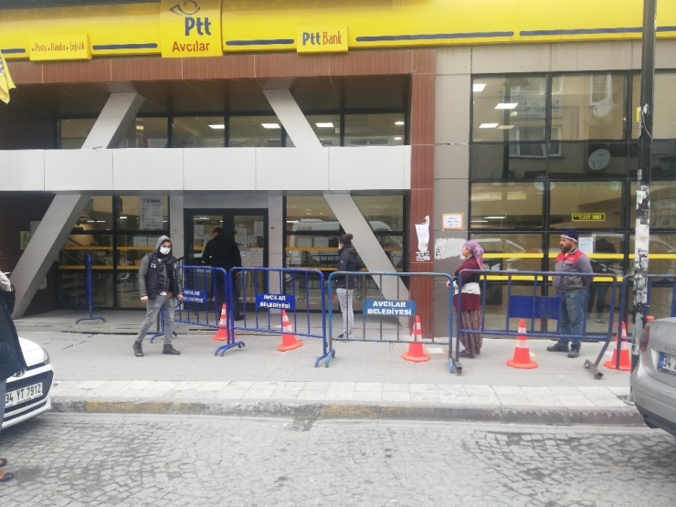 Vatandaşlar Bu Kez Sosyal Mesafe Uyarılarına Kulak Verdi