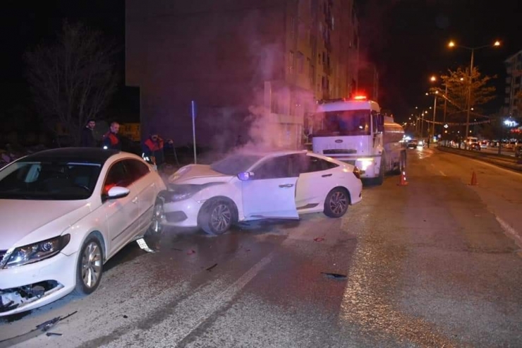 Tatvan’da Trafik Kazası: 1 Yaralı