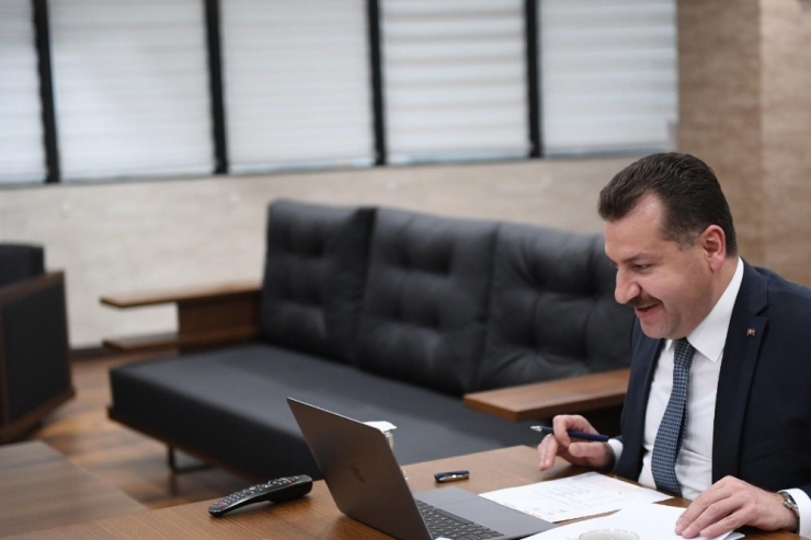 Türkiye’nin Koronavirüs Mücadelesini Anlattı