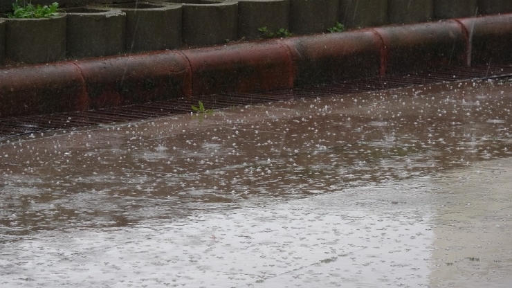 Çanakkale’ye Dolu Yağdı