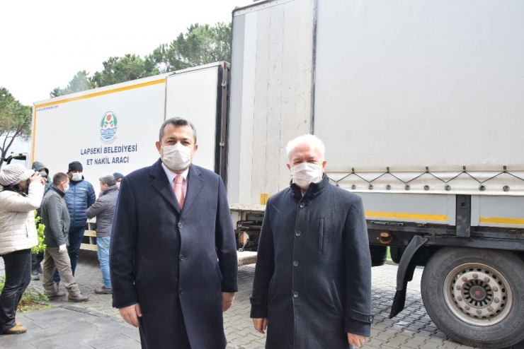 Lapseki’de 2 Bin Aileye Yardım Kolisi Dağıtıldı