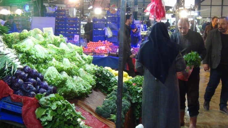 Semt Pazarlarında Giriş Ve Çıkışlar Ayarlandı