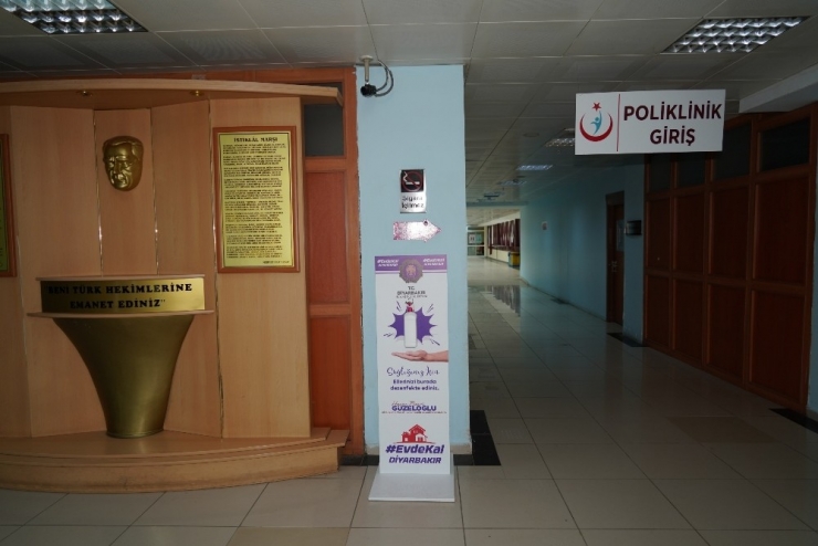 Büyükşehir Belediyesi Toplu Yaşam Alanlarına El Dezenfekte Üniteleri Yerleştirdi