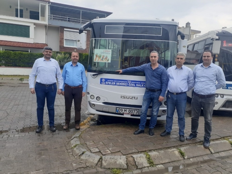 Mavi Giyinen Şehiriçi Şoförleri Otizme Dikkat Çekti