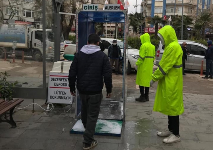 Erdek’te Dezenfektan İstasyonu Kuruldu