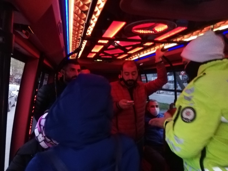 Sosyal Mesafe Kuralını Hiçe Saydılar: Minibüslerde Şoke Eden Görüntü