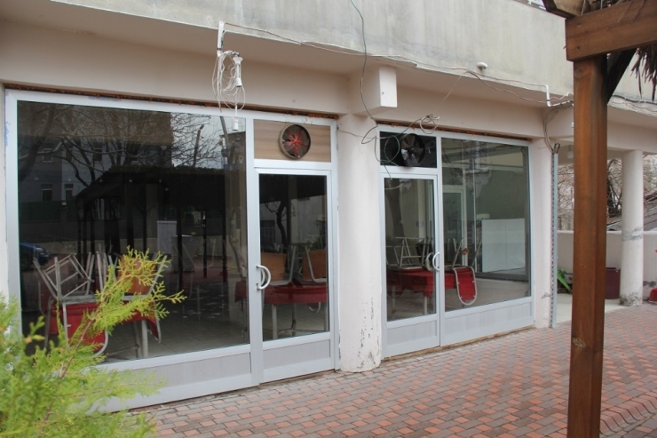 Kulp’ta Kapatılan İş Yeri Çalışanlarına Nakdi Destek Yardımı