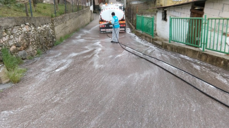 İzmit Sokakları Dezenfekte Ediliyor