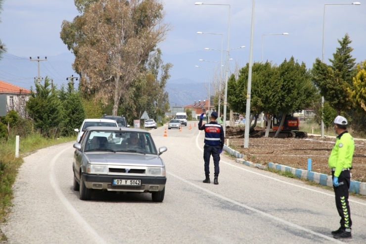 Tatil İçin Gelen Hollandalı 2 Turist Kontrol Noktasından Geri Döndürüldü
