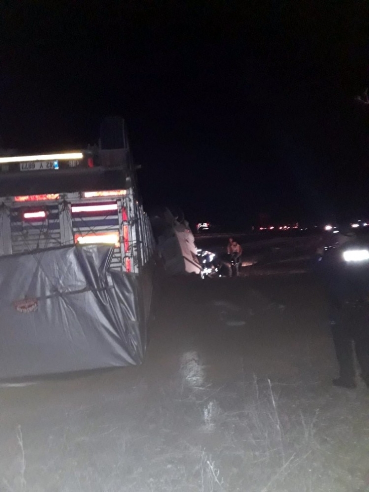 Konya’da Tır Devrildi: 1 Yaralı