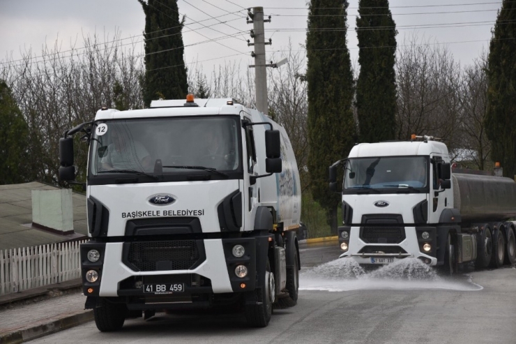 Başkan Özlü Dezenfekte Ekiplerini Yalnız Bırakmıyor