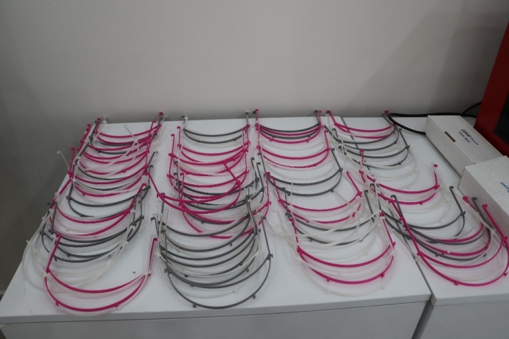 Mşü’den Sağlık Çalışanlarına Siperlik Desteği