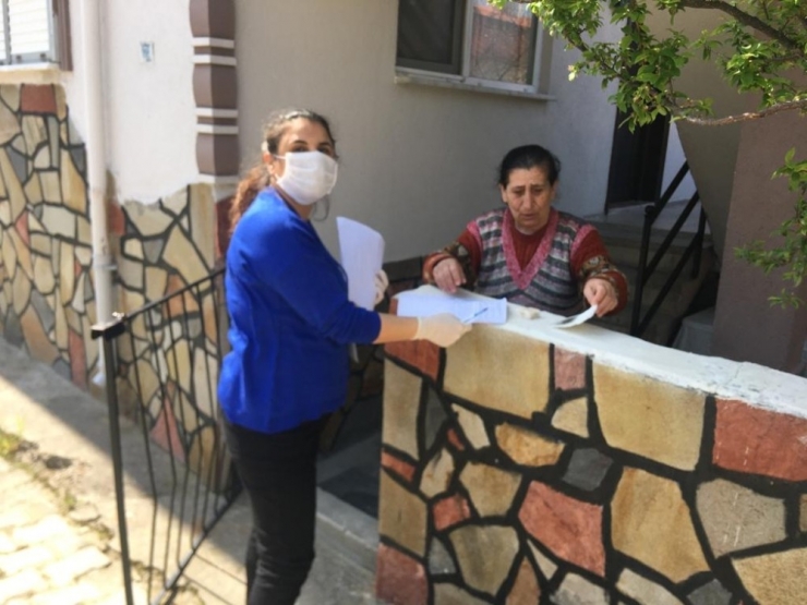 Burhaniye’de Öğretmenler Vefa Sosyal Destek Grubunda Gönüllü Oldu