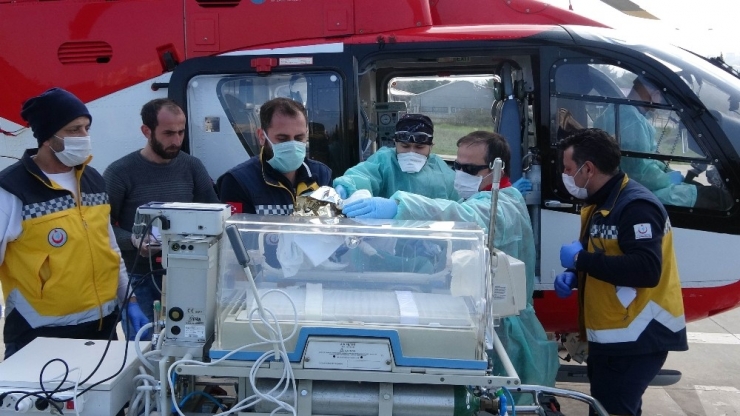 Ambulans Helikopter Anne Karnından Alınan 6 Aylık Bebek İçin Havalandı