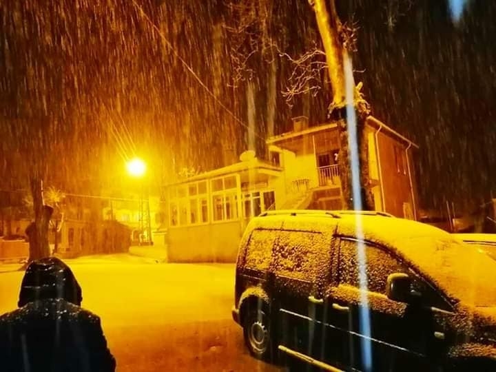 Tekirdağ Nisan Ayında Beyaza Büründü