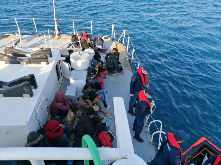 Yunanistan Sahil Güvenlik Ekipleri 26 Sığınmacıyı Ölüme Terk Etti