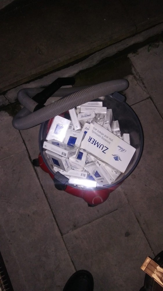 Elektrikli Süpürge Ve Soba İçinden Kaçak Sigara Çıktı