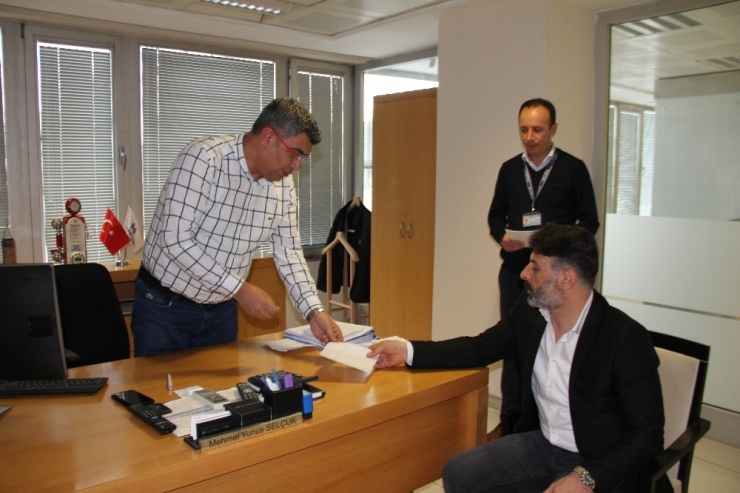 Adıyamanlı İş Adamı Milli Dayanışma Kampanyası’na 300 Bin Tl Bağışladı