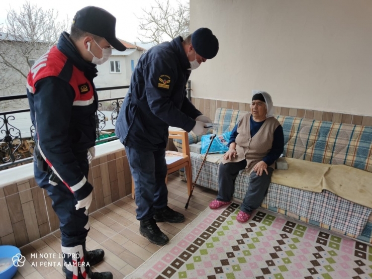 Arguvan’da Sosyal Yardımlar Dağıtılmaya Başlandı