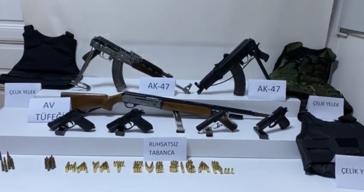 İstanbul Beyoğlu’nda İki Grup Arasında Kalaşnikoflu” Çatışma: 1 Yaralı