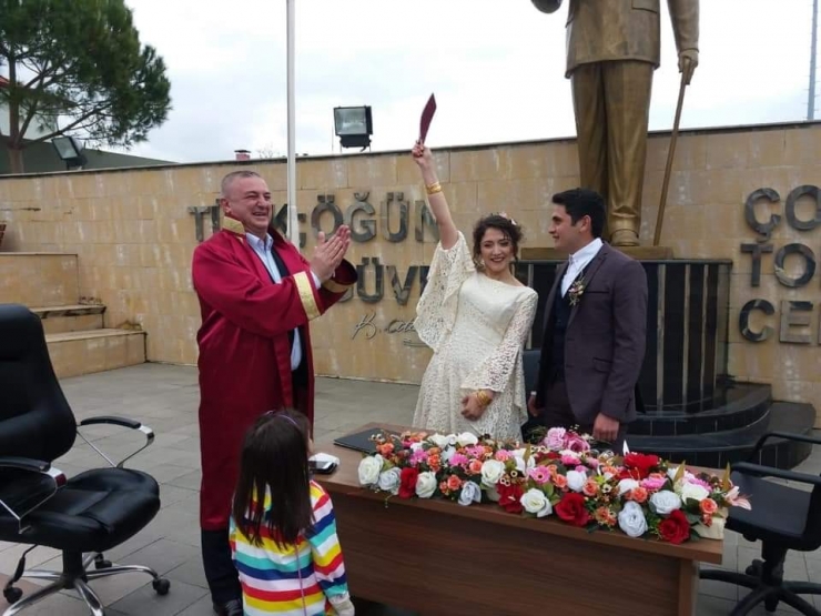 Sevgileri Korona Virüsü Dinlemedi